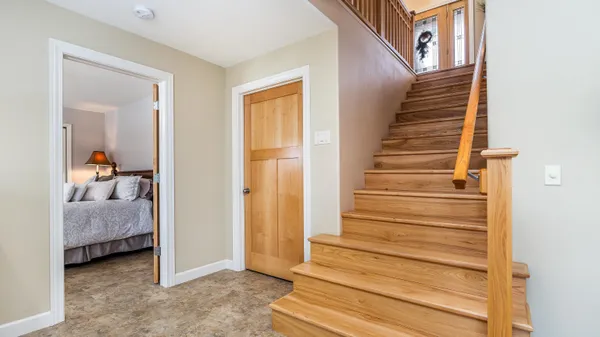 $568,000 | 18694 West Michelle Court, East Dubuque, IL 61025