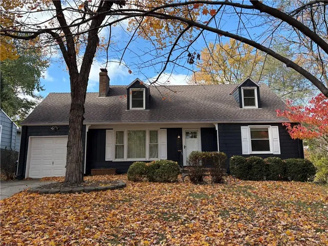 $560,000 | 7400 Canterbury Street, Prairie Village, KS 66208