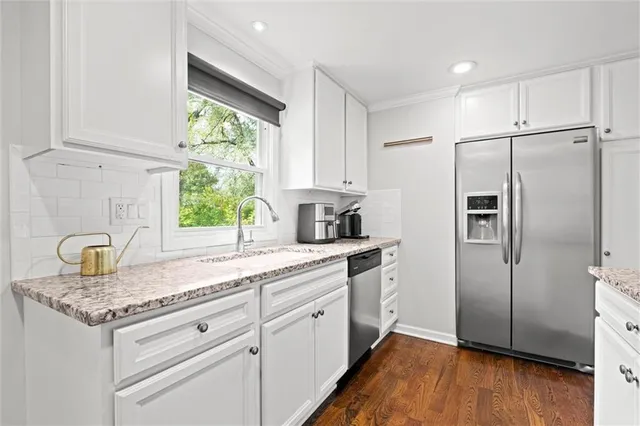 $560,000 | 7400 Canterbury Street, Prairie Village, KS 66208