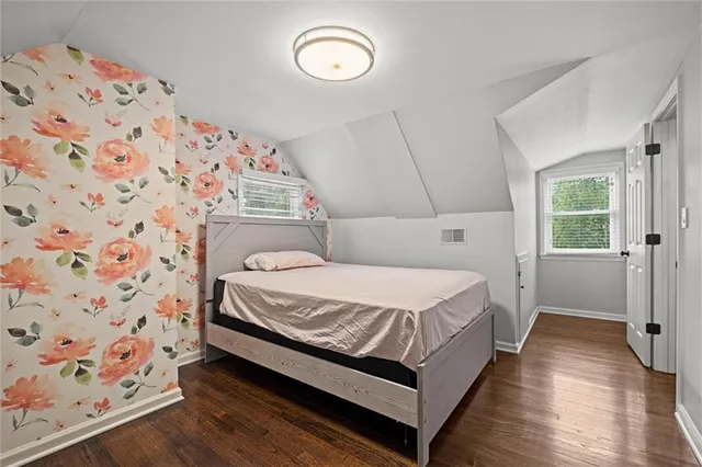 $560,000 | 7400 Canterbury Street, Prairie Village, KS 66208