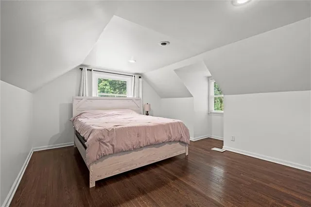 $560,000 | 7400 Canterbury Street, Prairie Village, KS 66208