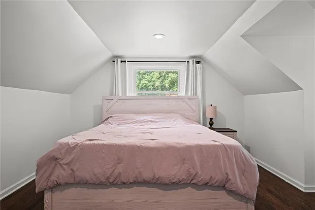 $560,000 | 7400 Canterbury Street, Prairie Village, KS 66208