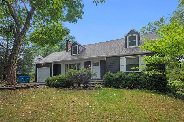 $560,000 | 7400 Canterbury Street, Prairie Village, KS 66208