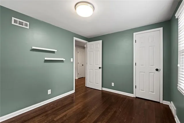 $560,000 | 7400 Canterbury Street, Prairie Village, KS 66208