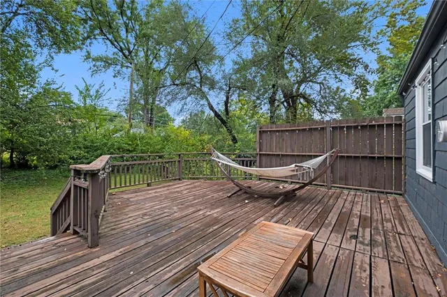 $560,000 | 7400 Canterbury Street, Prairie Village, KS 66208