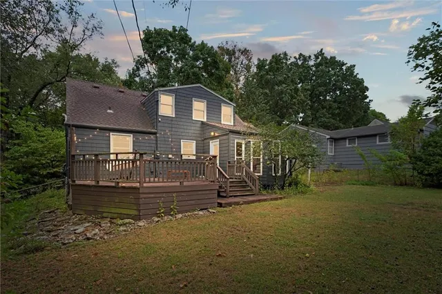 $560,000 | 7400 Canterbury Street, Prairie Village, KS 66208