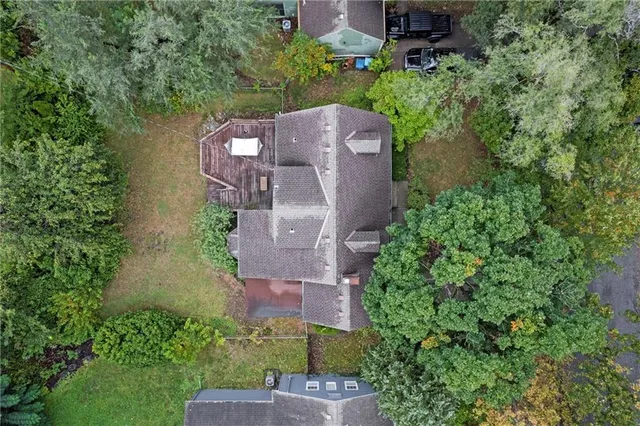 $560,000 | 7400 Canterbury Street, Prairie Village, KS 66208