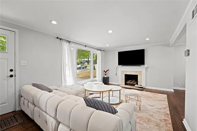 $560,000 | 7400 Canterbury Street, Prairie Village, KS 66208