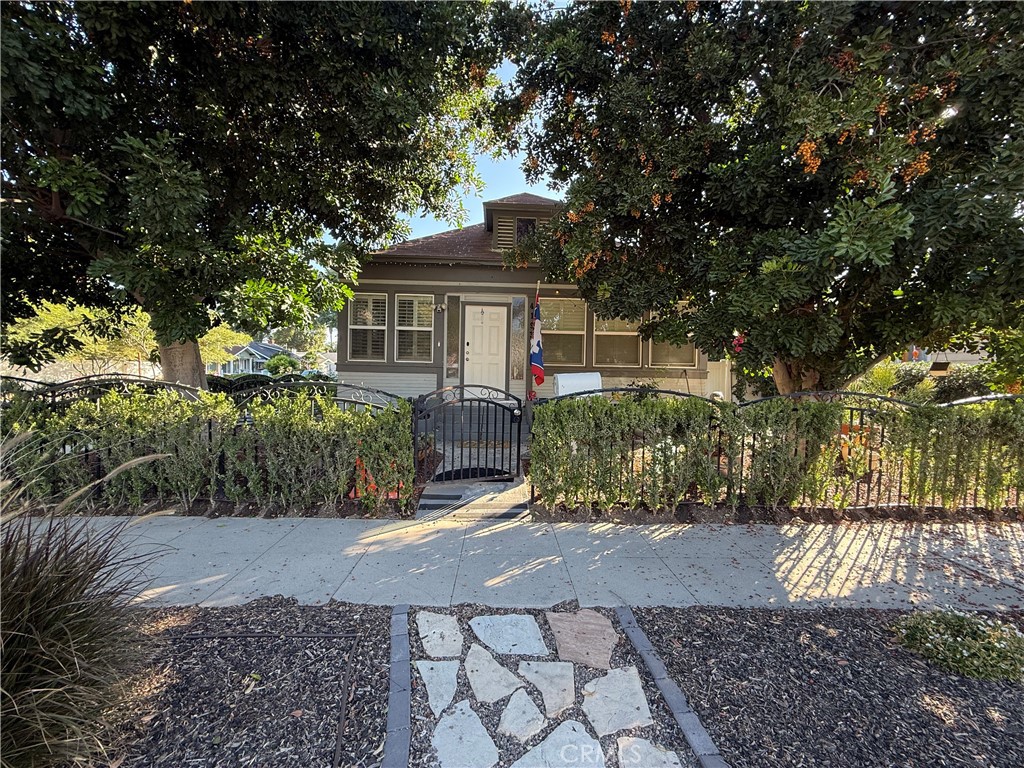 4193 5th Street Riverside, CA 92501 - Photo 2 of 16