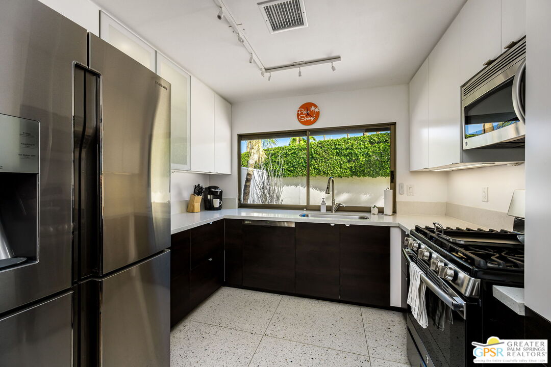 130 West Racquet Club Road, Unit 506 Palm Springs, CA 92262 - Photo 7 of 19