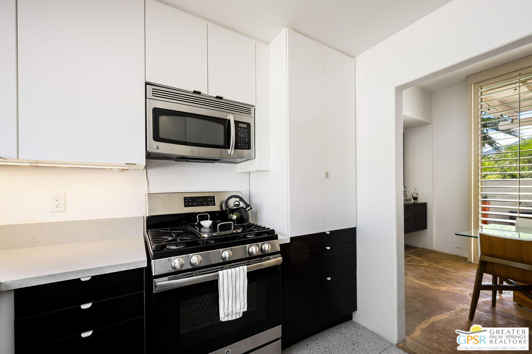 130 West Racquet Club Road, Unit 506 Palm Springs, CA 92262 - Photo 8 of 19