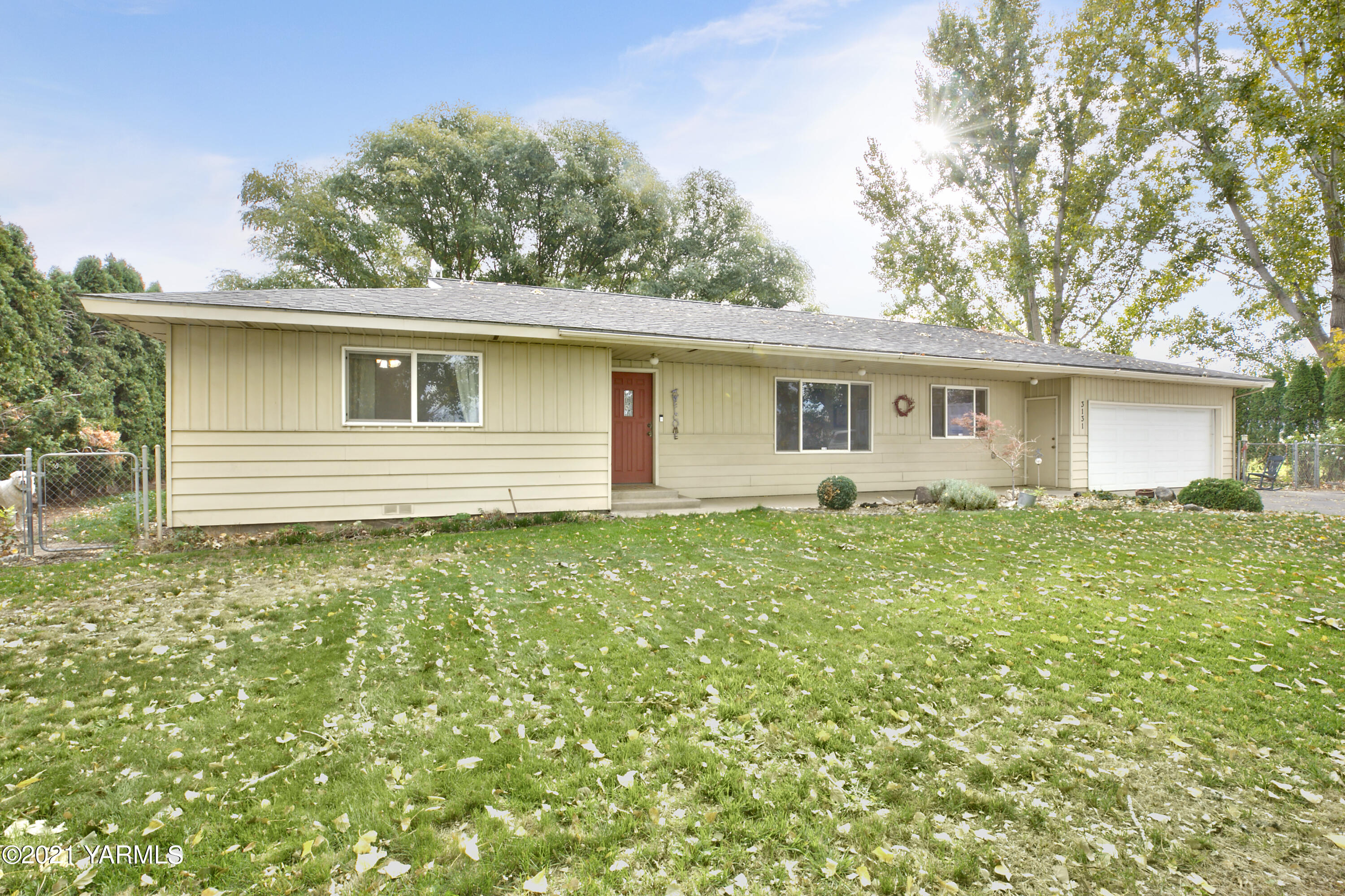 3131 Birchfield Road Moxee, WA 98936 - Photo 1 of 24 211015_Hanson_BirtchfieldRd_Moxee_01