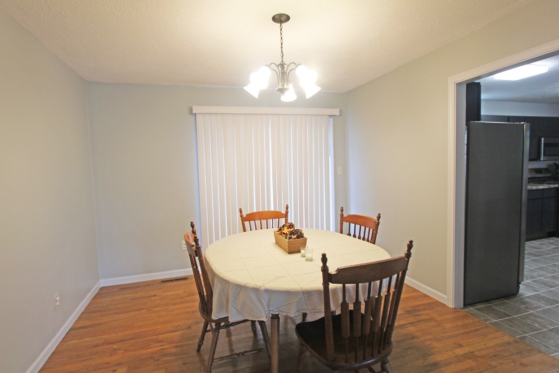 4 Acadia Court Springfield, IL 62712 - Photo 4 of 29