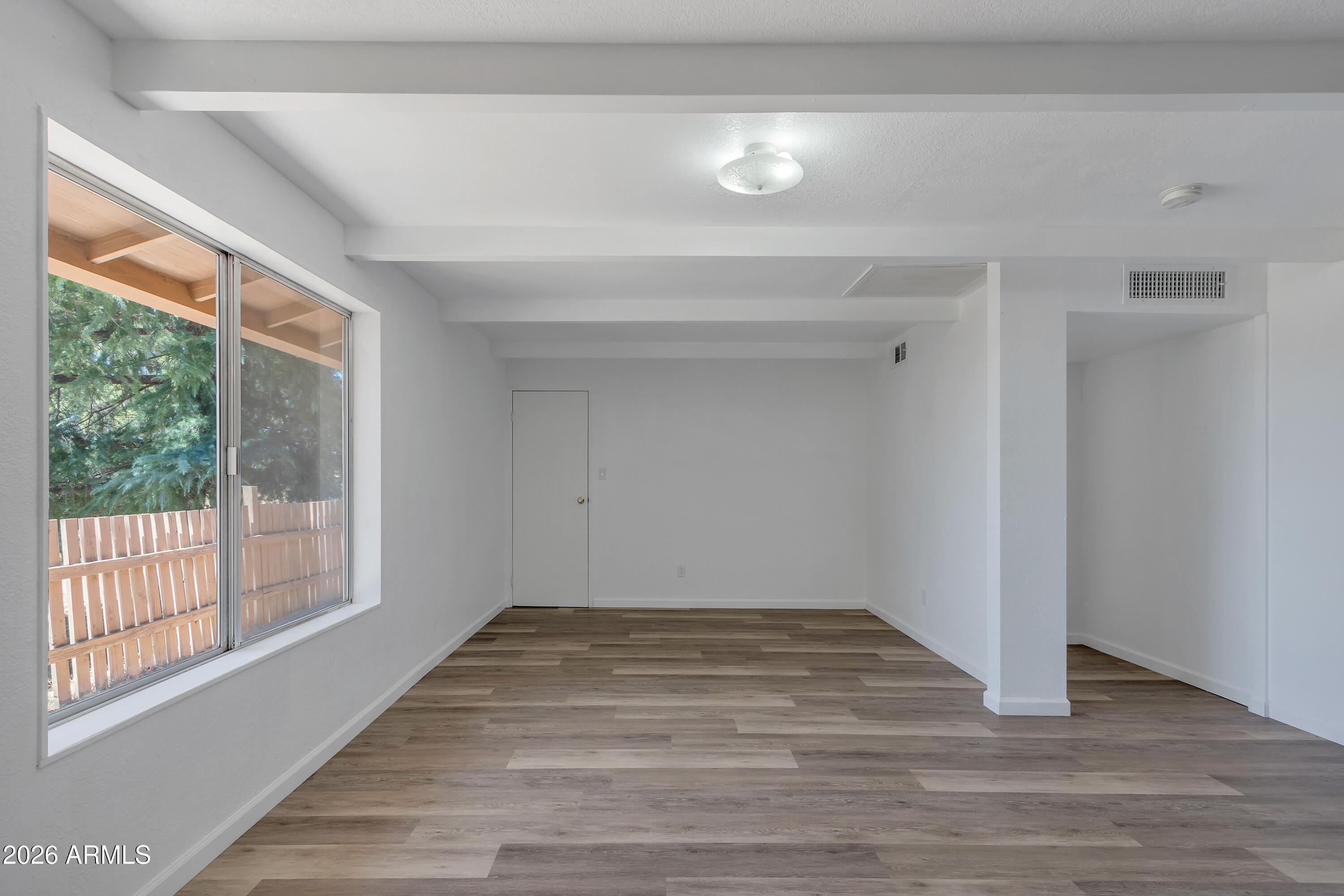 4410 North Montezuma Avenue Rimrock, AZ 86335 - Photo 10 of 27 Living-Dining Area