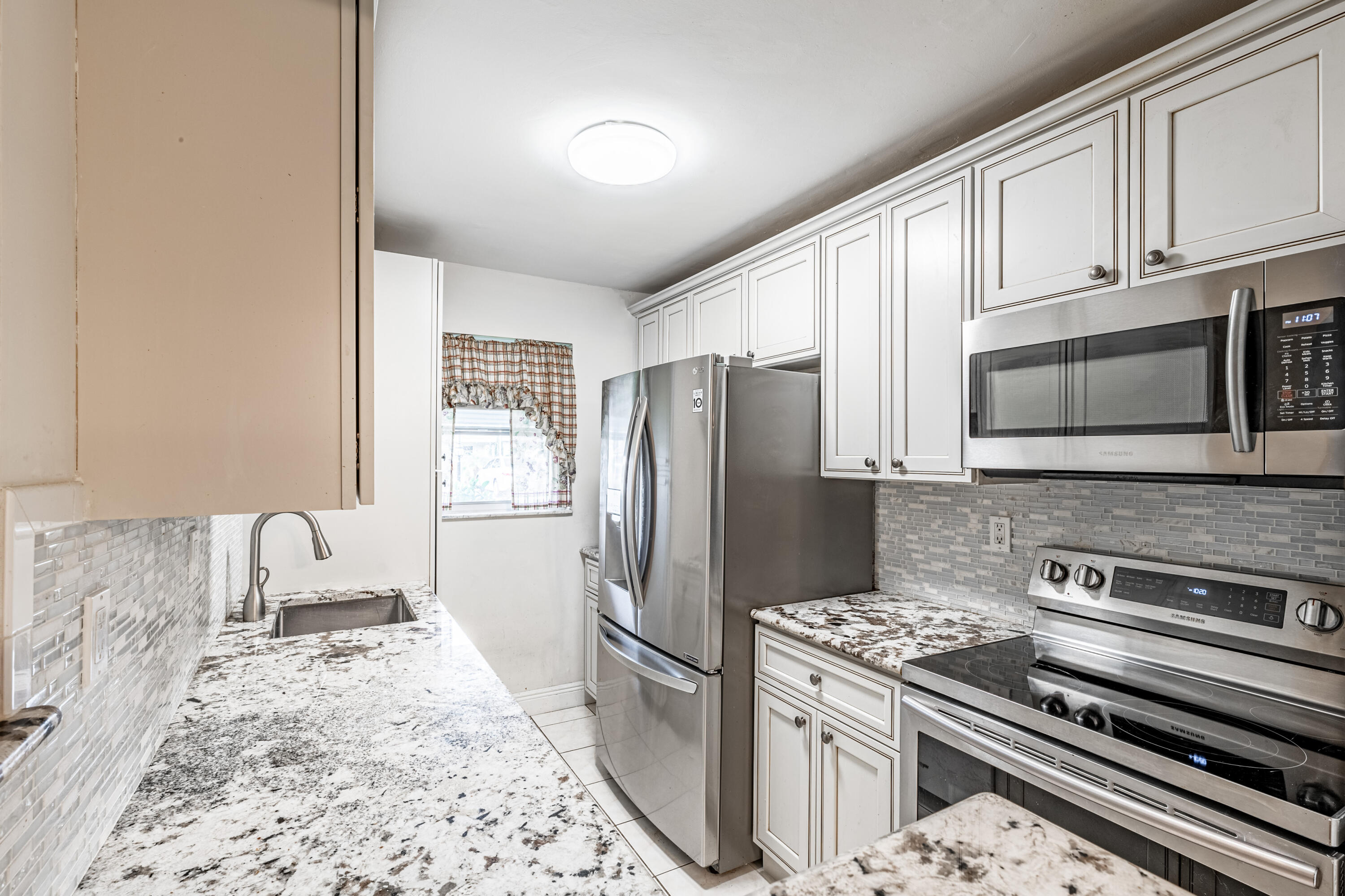 460 High Point Drive, Unit C Delray Beach, FL 33445 - Photo 2 of 18 P1214172-HDR