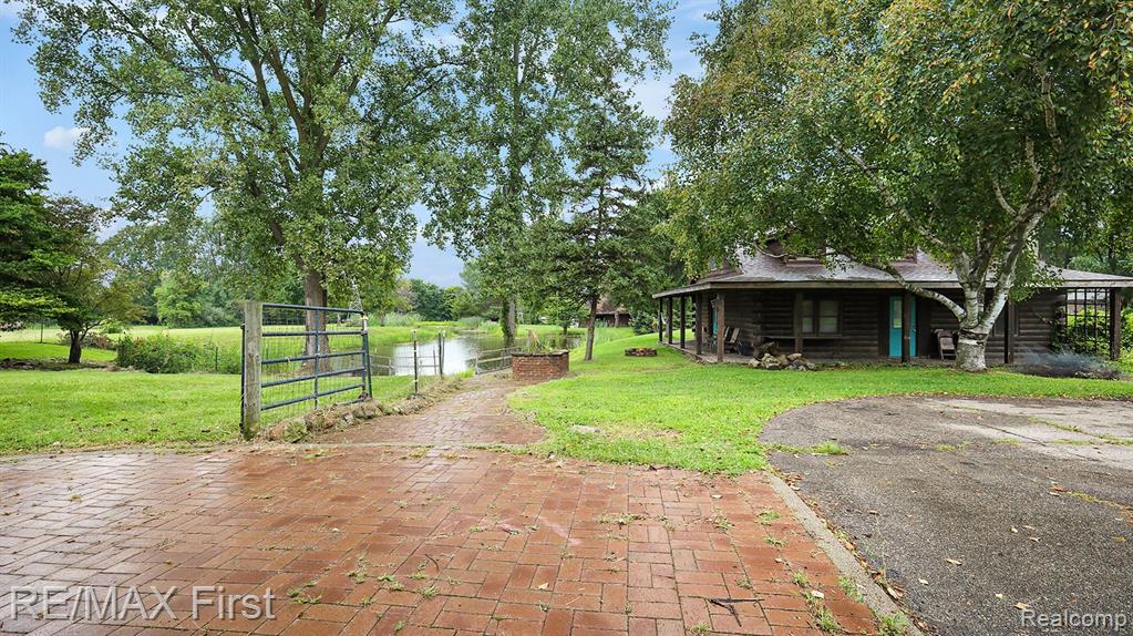 49435 Fairchild Road Macomb, MI 48042 - Photo 27 of 41