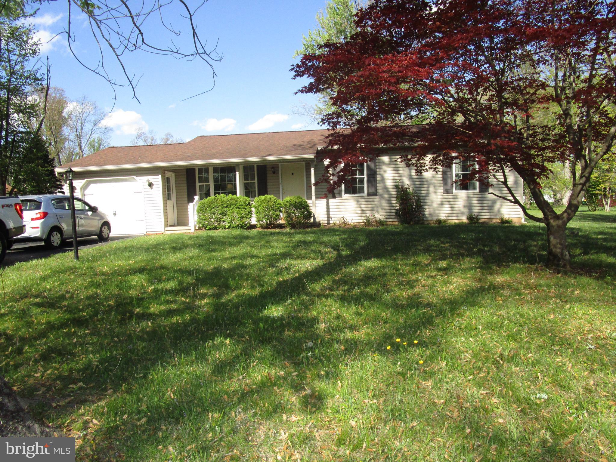 7 Mary Hill Street Spring Mount, PA 19473 - Photo 2 of 25 Front of Home