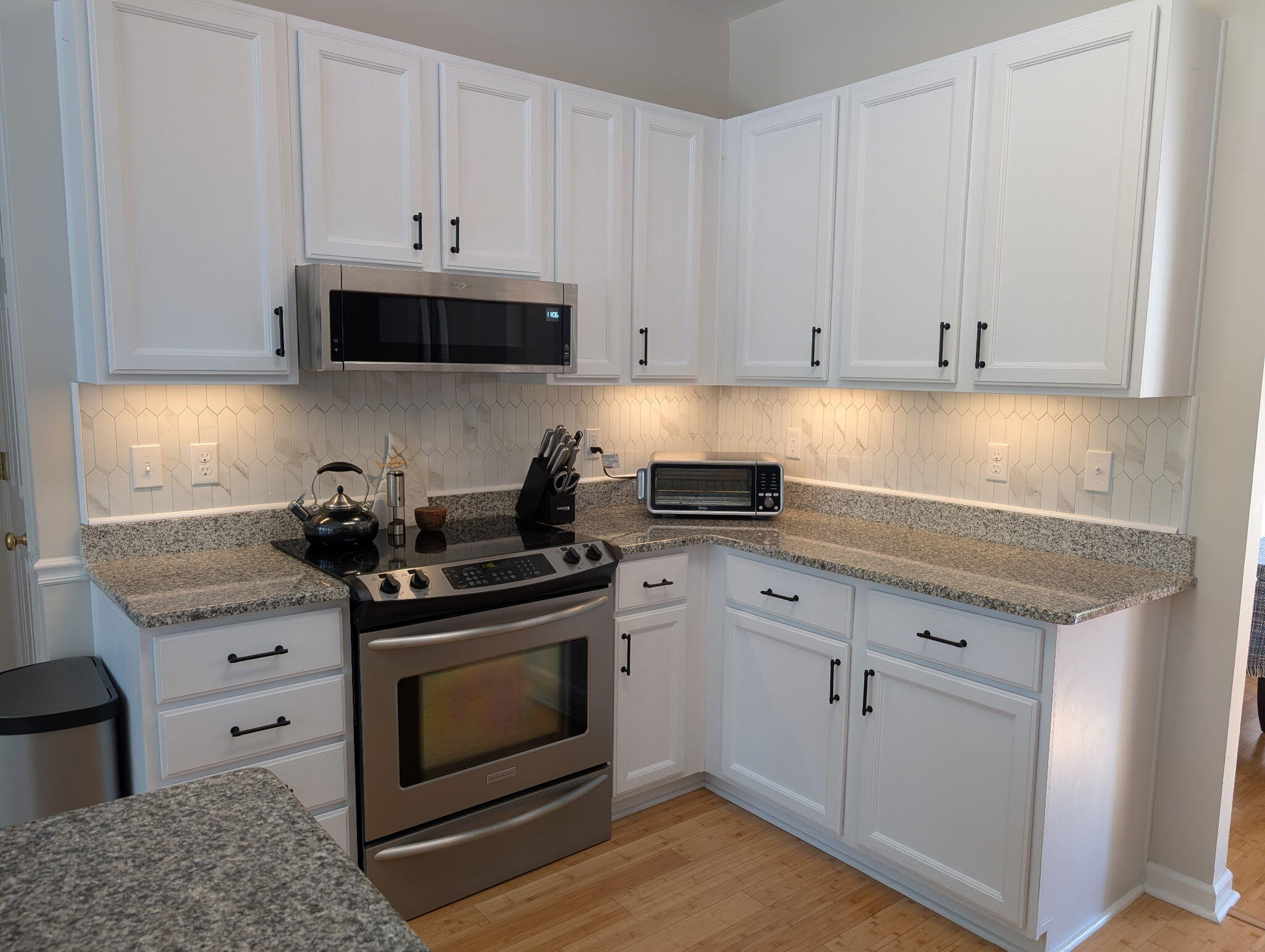 2876 Colonnade Drive Mount Pleasant, SC 29466 - Photo 10 of 39 Counter with Backsplash