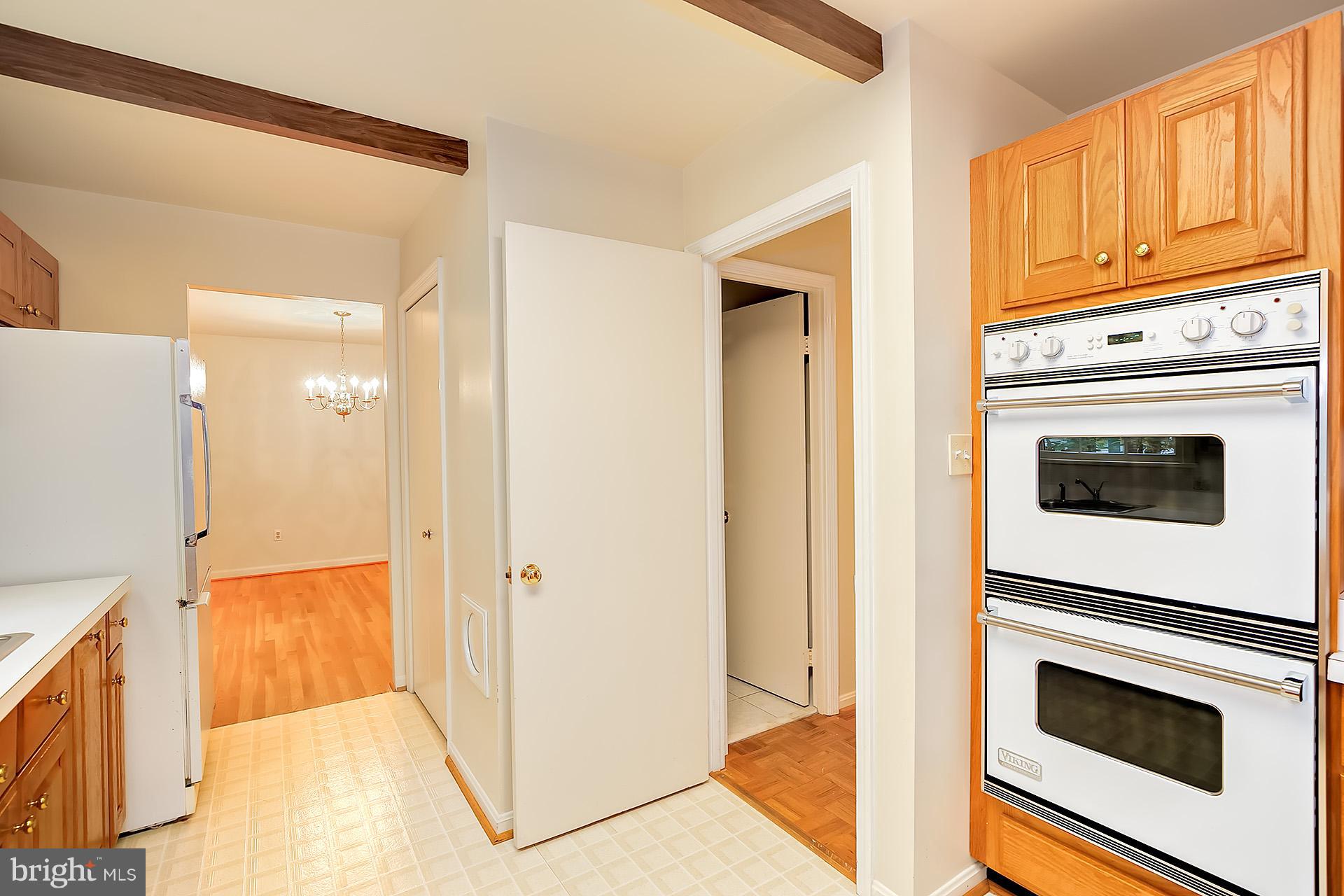 6709 Reynard Drive Springfield, VA 22152 - Photo 4 of 27 Kitchen