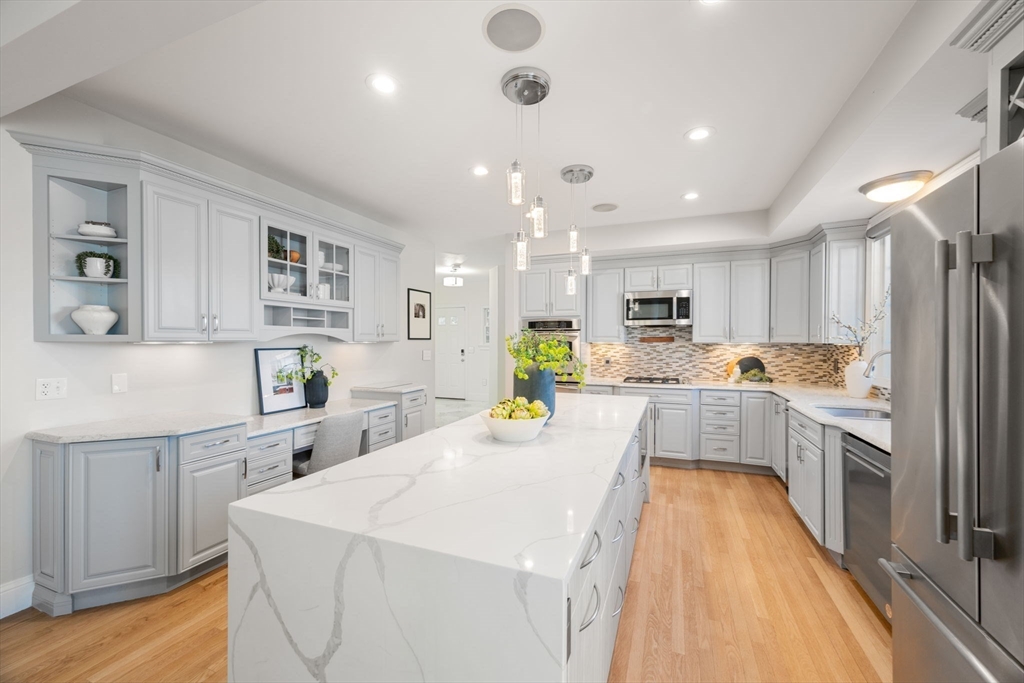 15 Jenna Circle Needham, MA 02492 - Photo 10 of 29