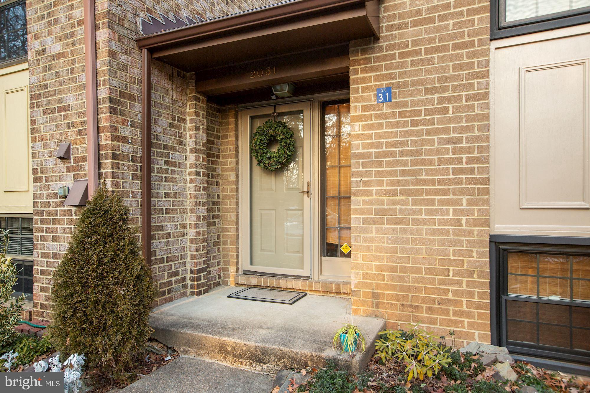 2031 Headlands Circle Reston, VA 20191 - Photo 4 of 9 covered porch