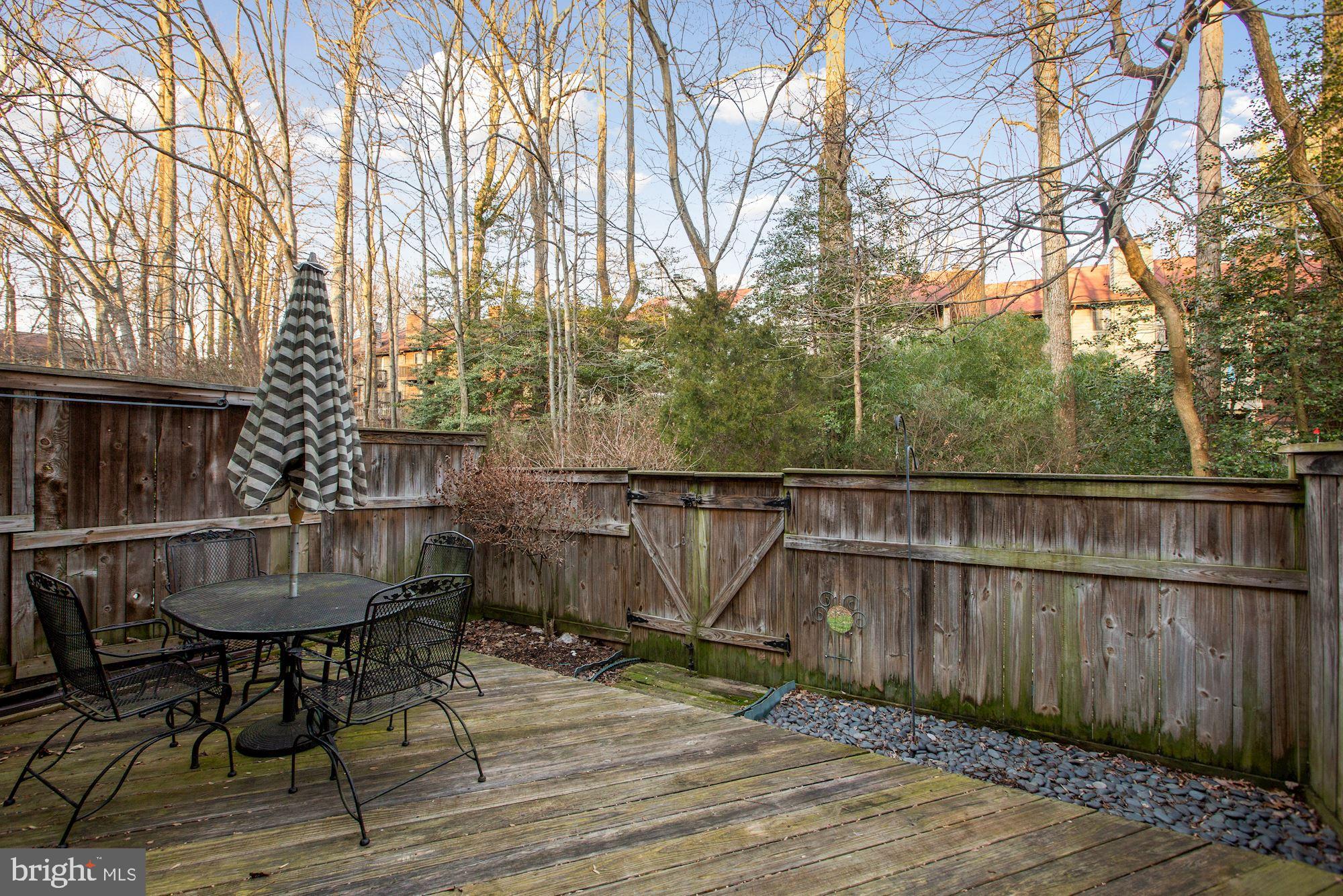 2031 Headlands Circle Reston, VA 20191 - Photo 6 of 9 Beautiful outdoor setting!