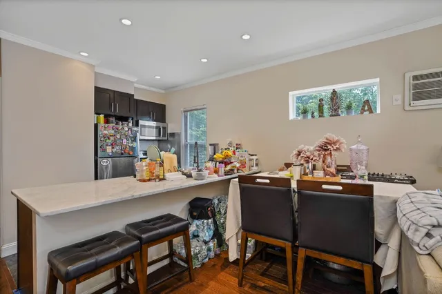 $1,199,000 | 70-49 66th Place, Unit 2S | Glendale