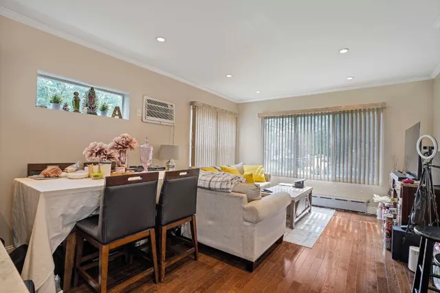 $1,199,000 | 70-49 66th Place, Unit 2S | Glendale