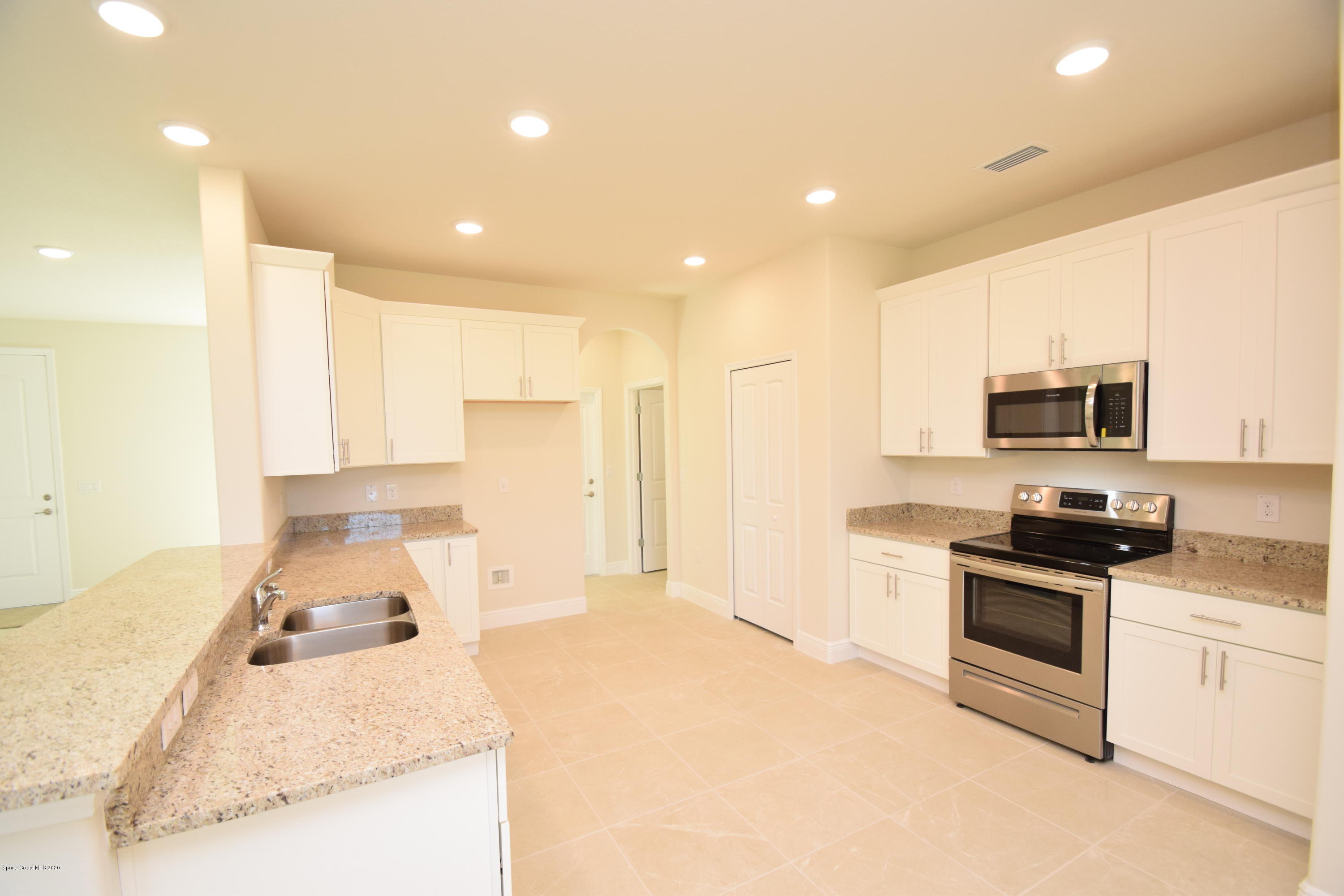 2271 Angel Road Palm Bay, FL 32909 - Photo 7 of 57 8