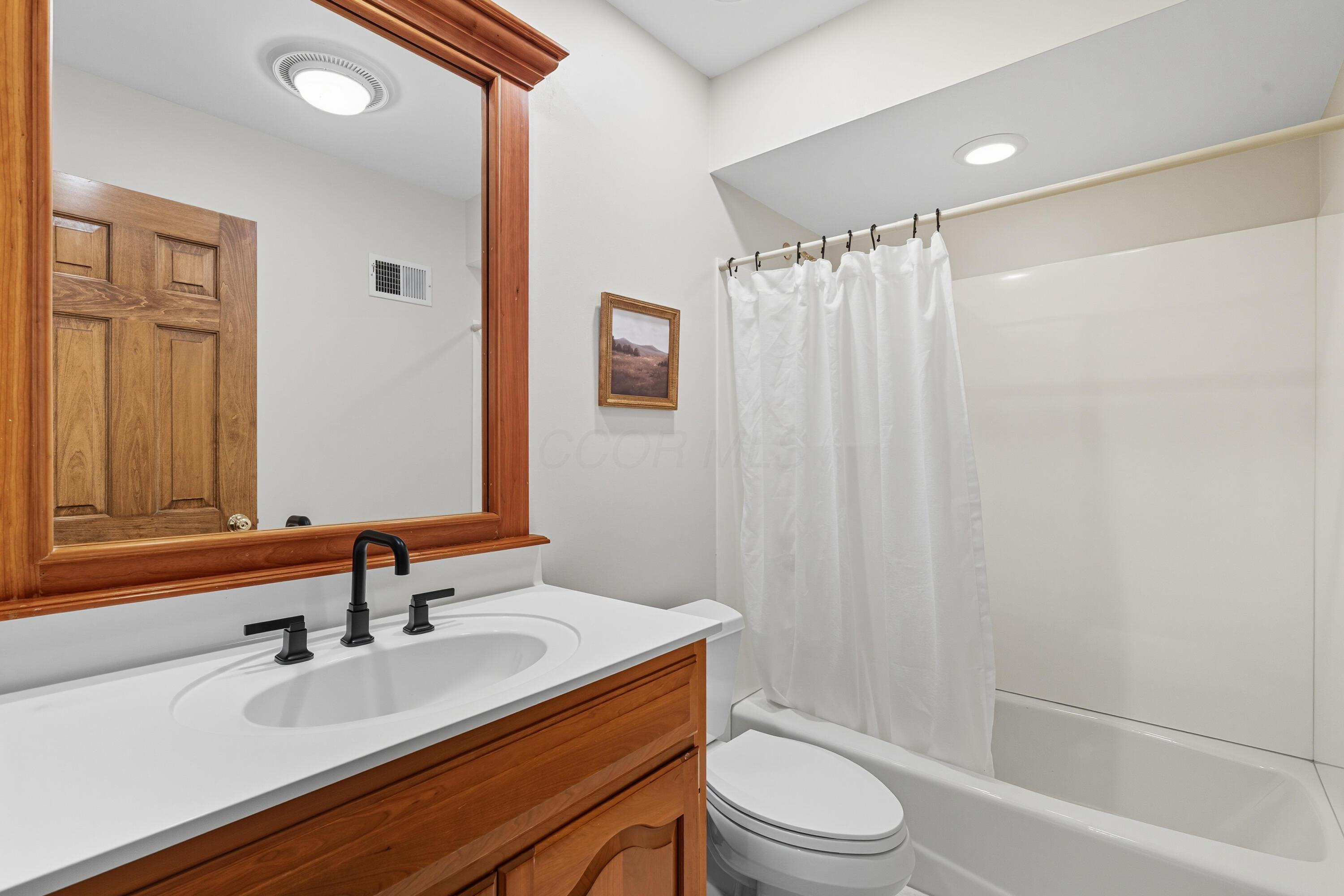 2197 Sheringham Road Columbus, OH 43220 - Photo 37 of 78 dsc04847