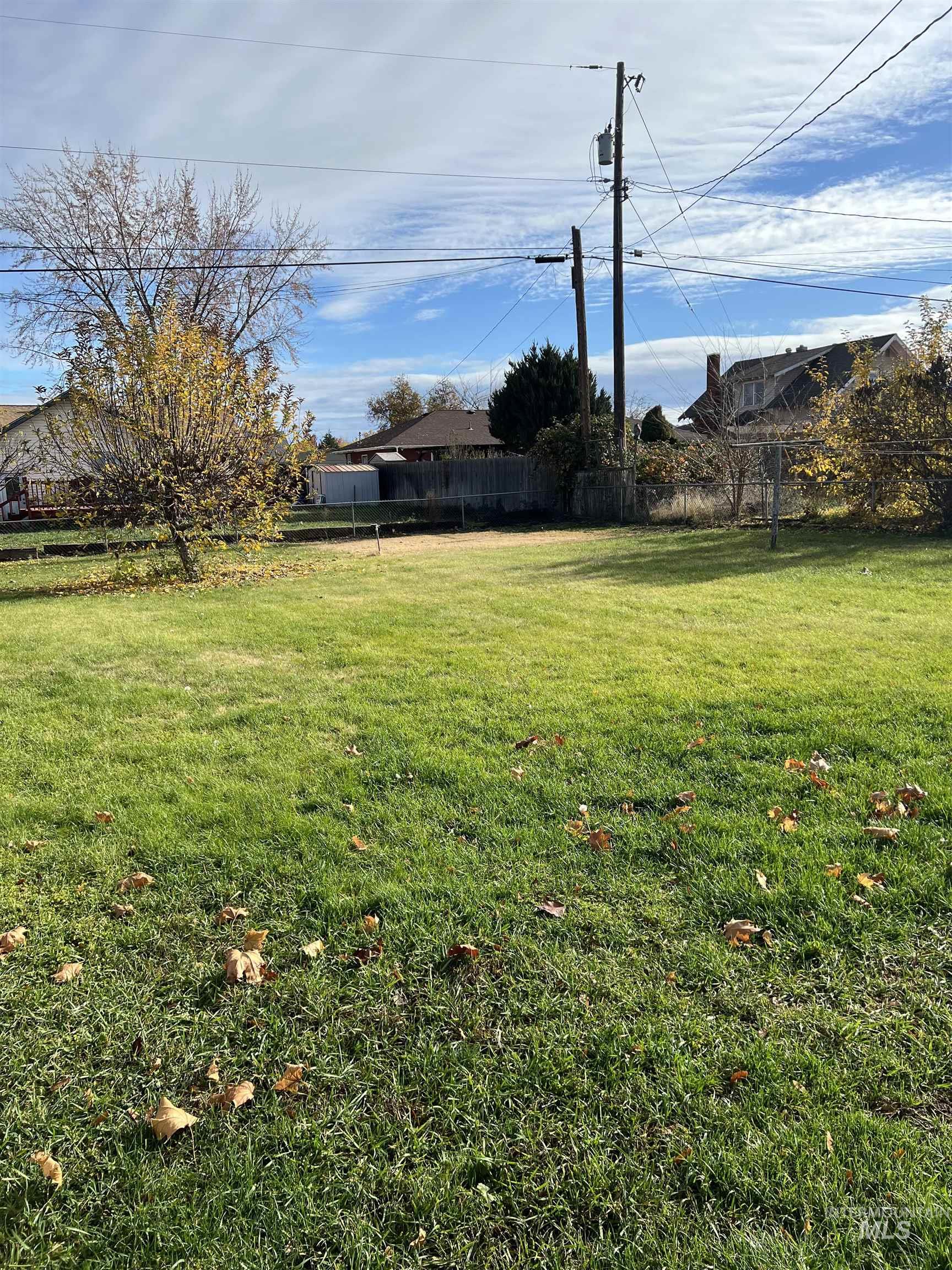 1027 11th Street Clarkston, WA 99403 - Photo 3 of 17