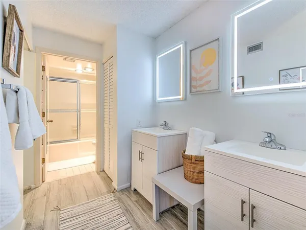 $4,000 | 744 Bayport Way, Unit 744, Longboat Key, FL 34228