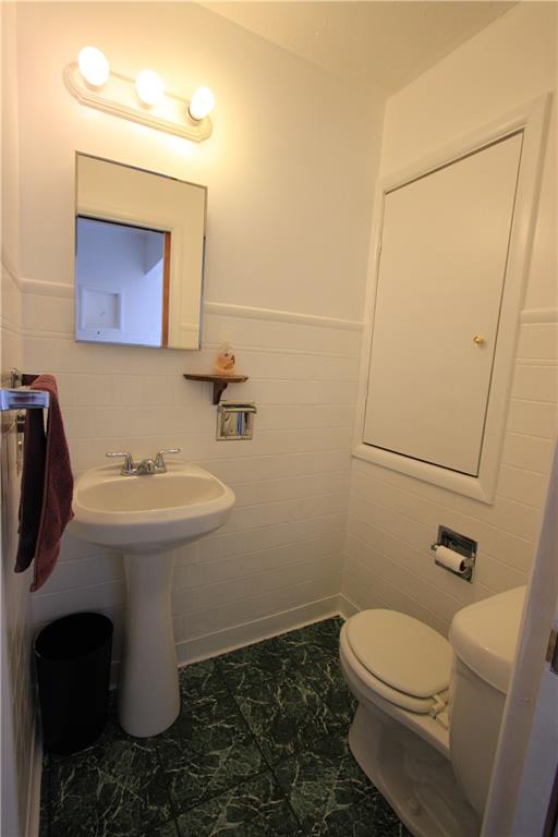 1729 East Thompson Road Indianapolis, IN 46227 - Photo 4 of 13 Gallery Image 4