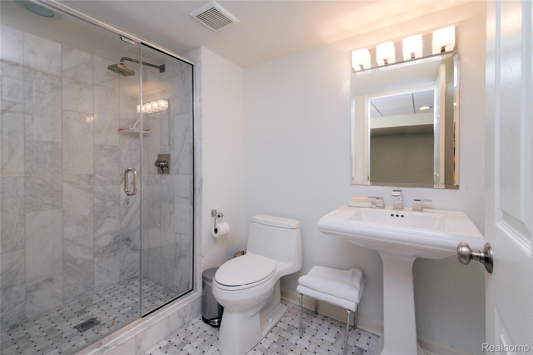 1028 Stony Pointe Boulevard Rochester, MI 48307 - Photo 30 of 43 Stony Pointe Blvd-027.jpg