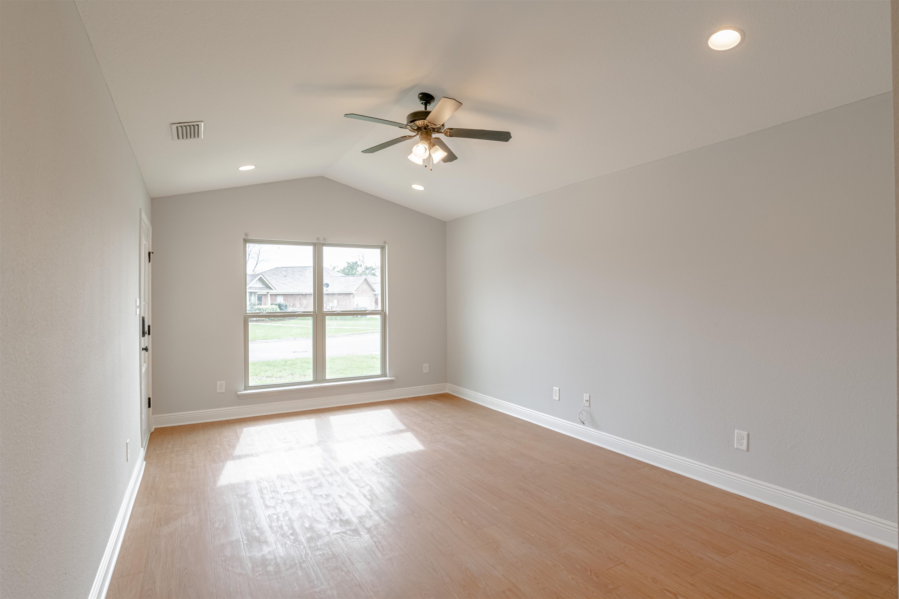 1430 Majesty Loop Foley, AL 36535 - Photo 5 of 29