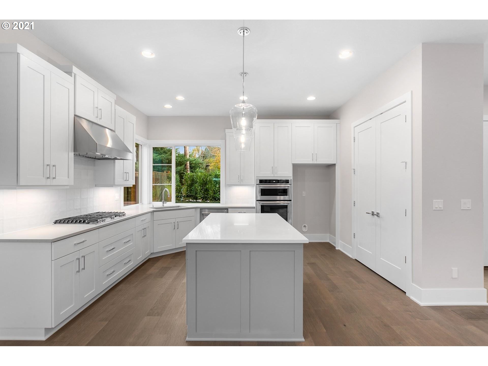 12073 Northwest Thompson Road Portland, OR 97229 - Photo 4 of 32 Kitchen