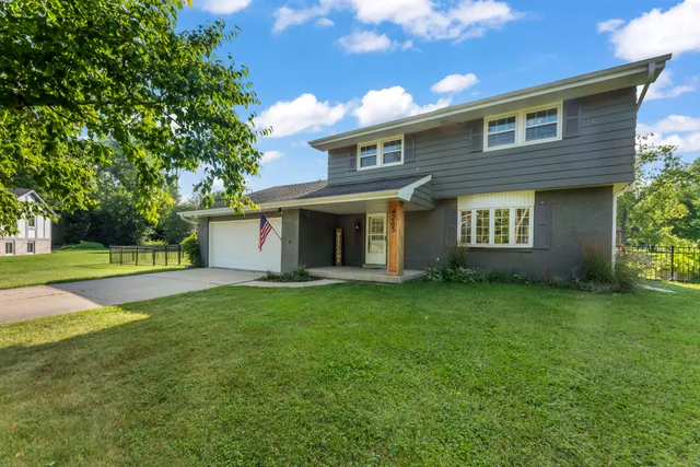 $579,900 | 4265 Williams Court, Brookfield, WI 53045