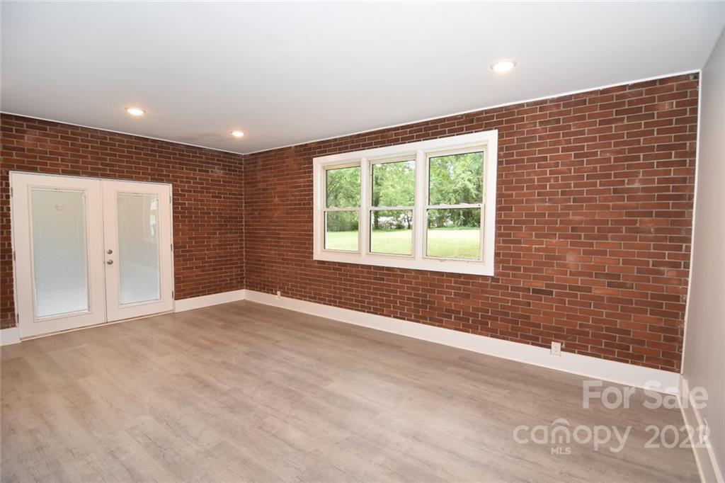 116 10th Street Southwest Conover, NC 28613 - Photo 14 of 21 Gallery Image 14