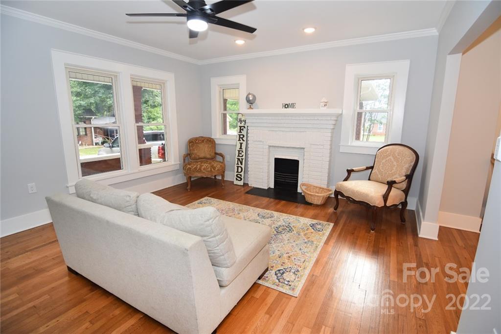 116 10th Street Southwest Conover, NC 28613 - Photo 4 of 21 Gallery Image 4