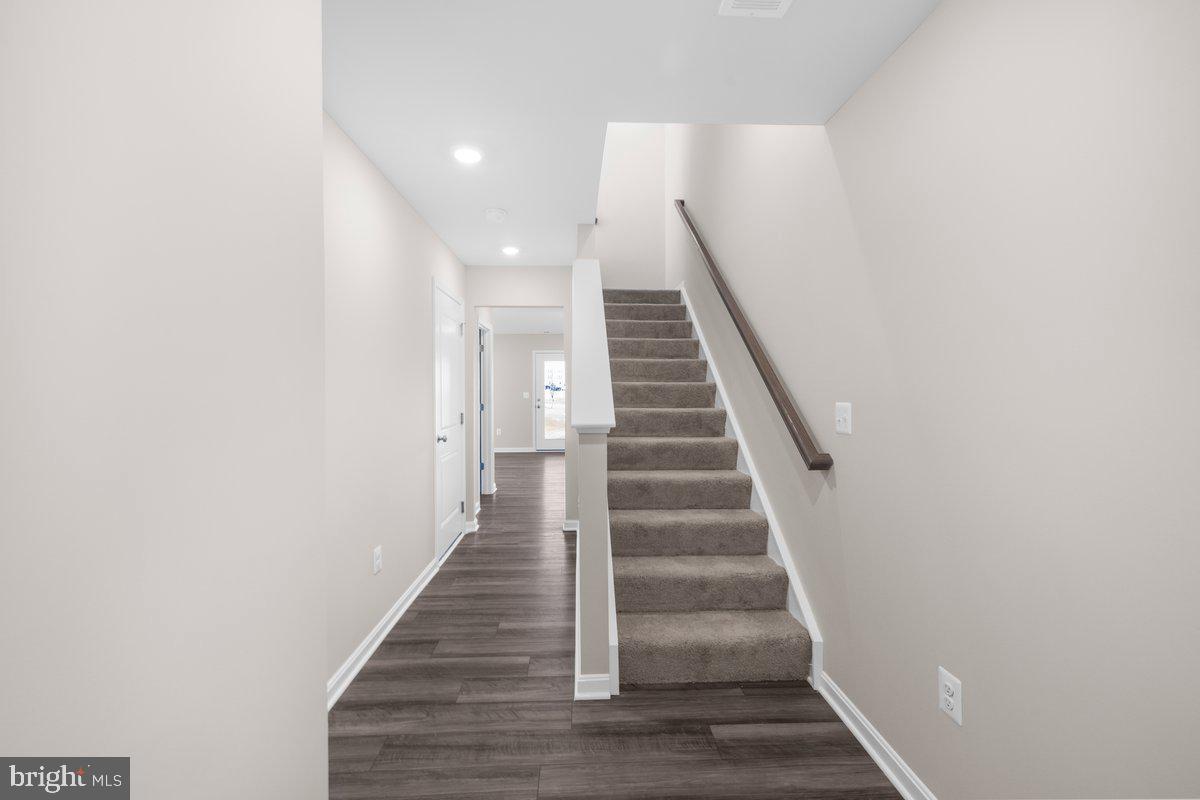 569 Seeback Drive Charles Town, WV 25414 - Photo 5 of 34