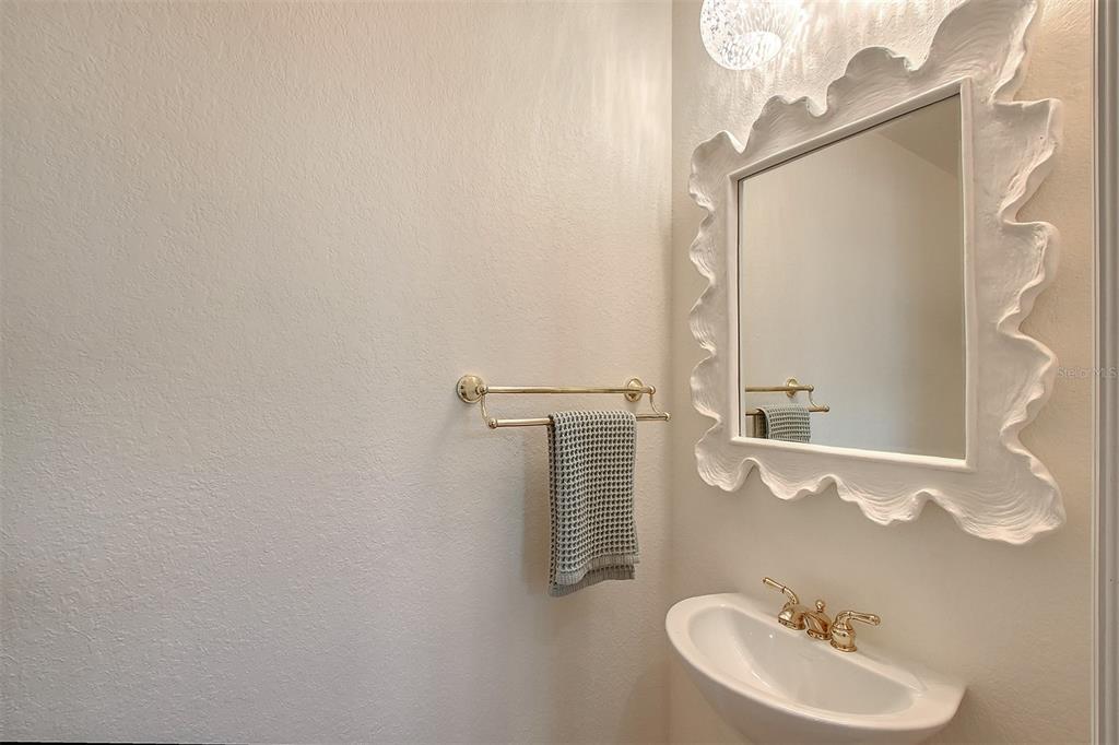 4108 Roberts Point Road Sarasota, FL 34242 - Photo 25 of 46 Gallery Image 25