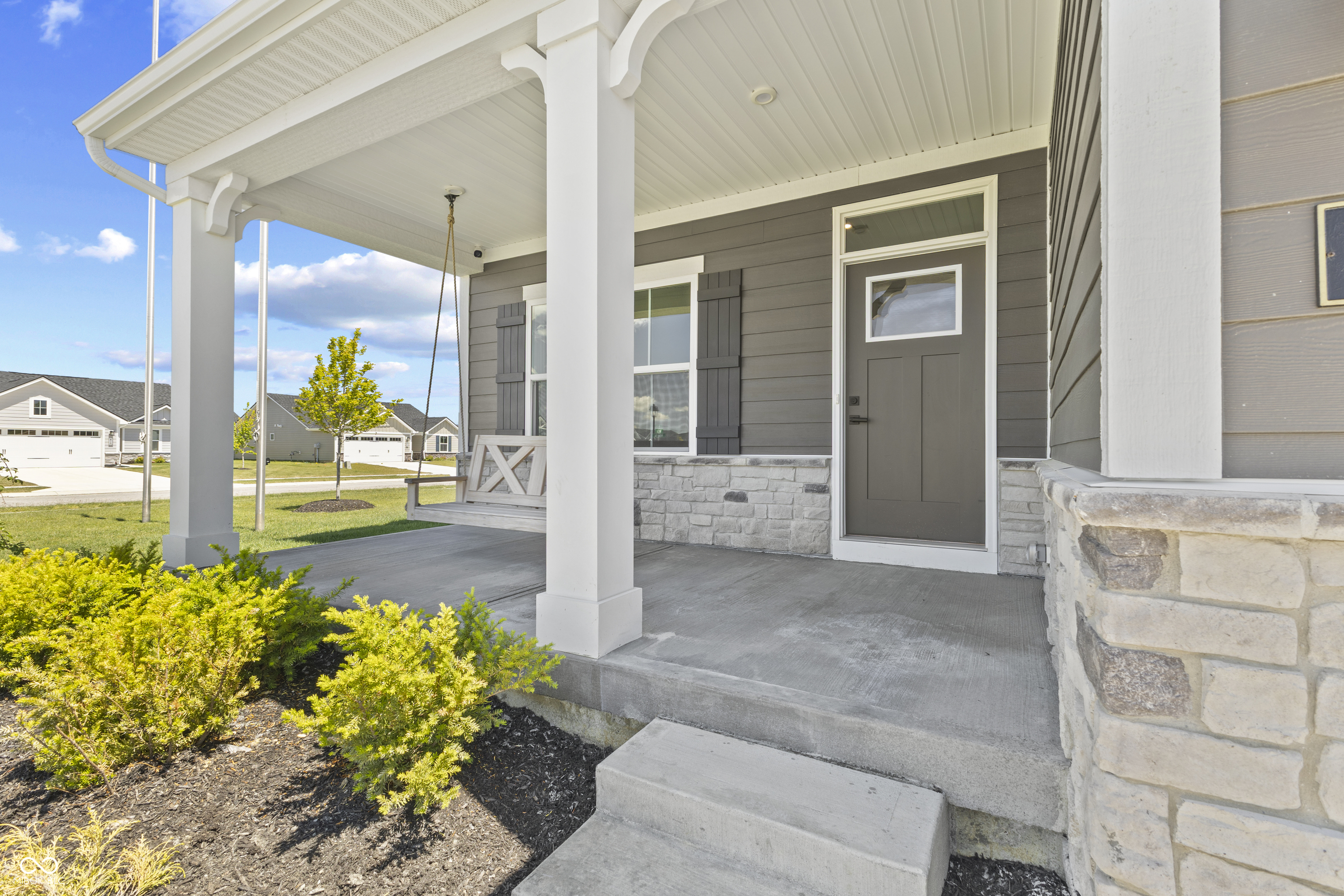 213 McNair Road Whiteland, IN 46184 - Photo 4 of 45