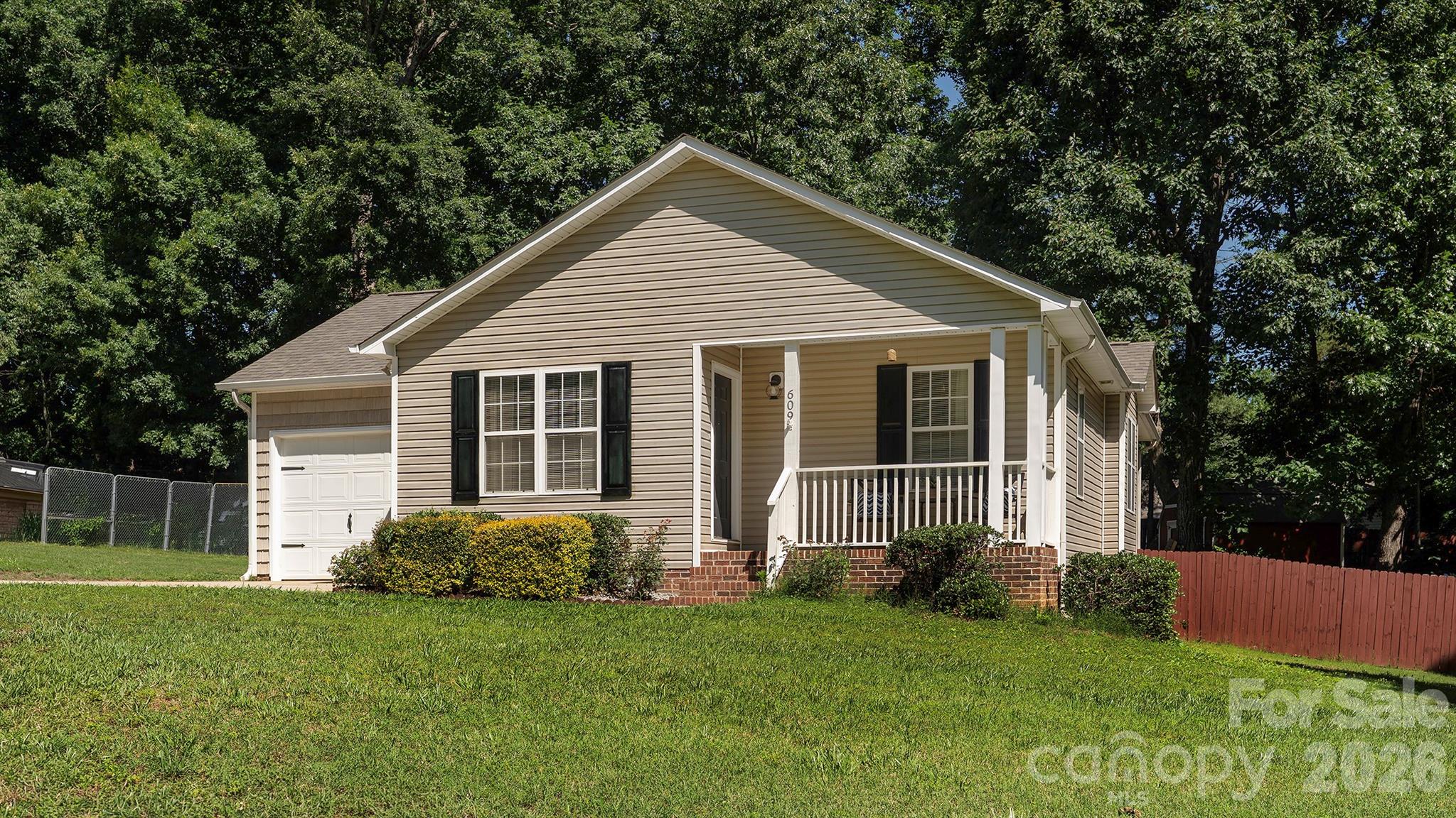609 Forest Ridge Road Kannapolis, NC 28083 - Photo 2 of 25