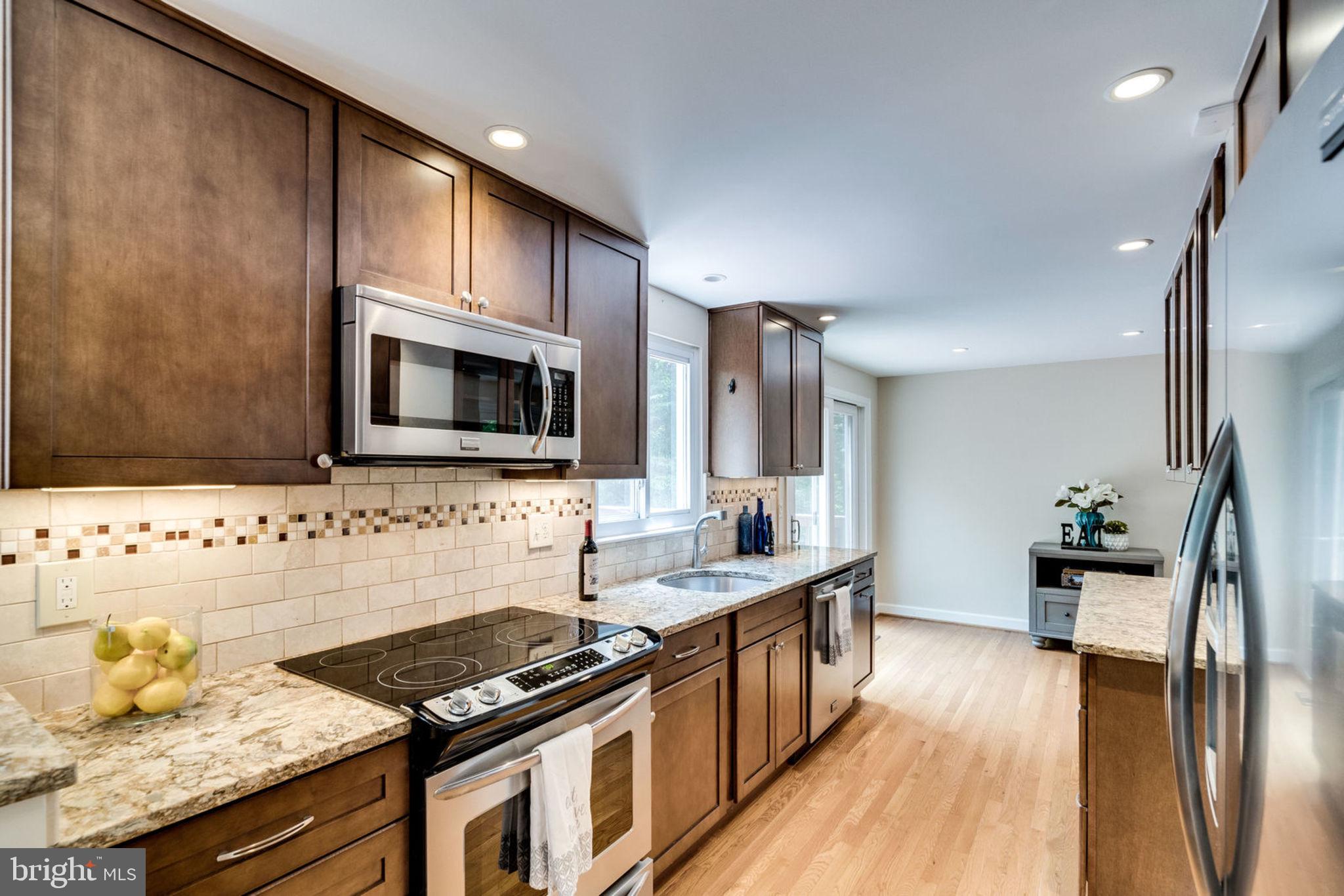 8481 Magic Tree Court Springfield, VA 22153 - Photo 12 of 48 Gallery Image 12