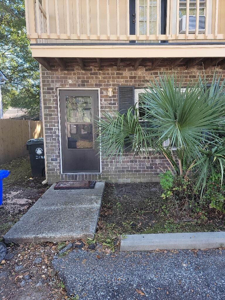 278 Fleming Road, Unit C Charleston, SC 29412 - Photo 2 of 5 property_11-2021_Entry_1 (1) (1)