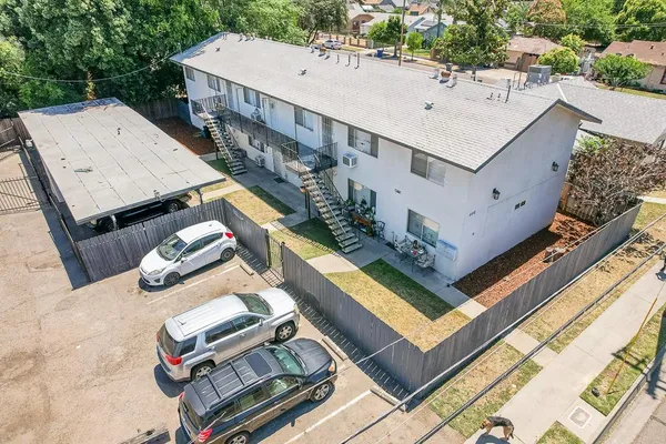 $799,900 | 446 North Maple Avenue, Fresno, CA 93702
