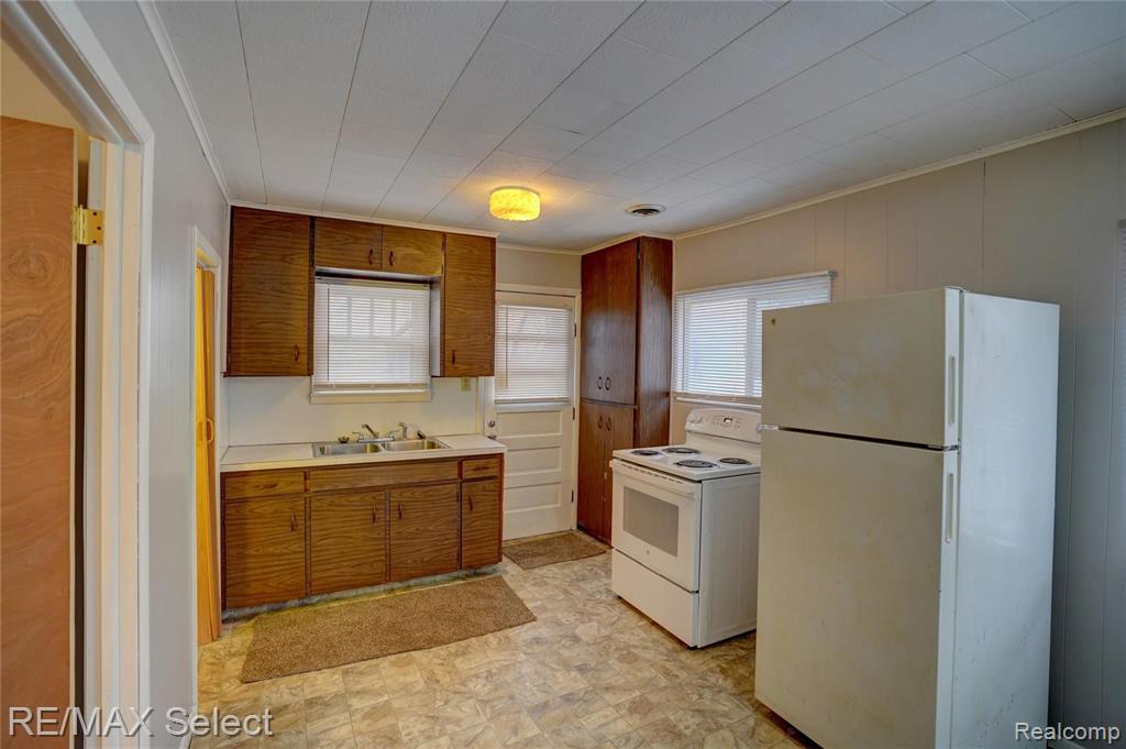 8085 Corunna Road Flint, MI 48532 - Photo 84 of 98