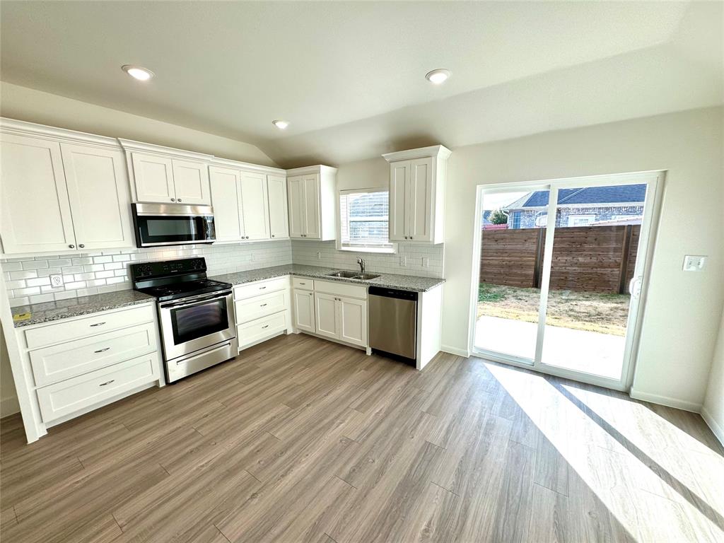 4910 Dry Creek Road Sherman, TX 75092 - Photo 4 of 9