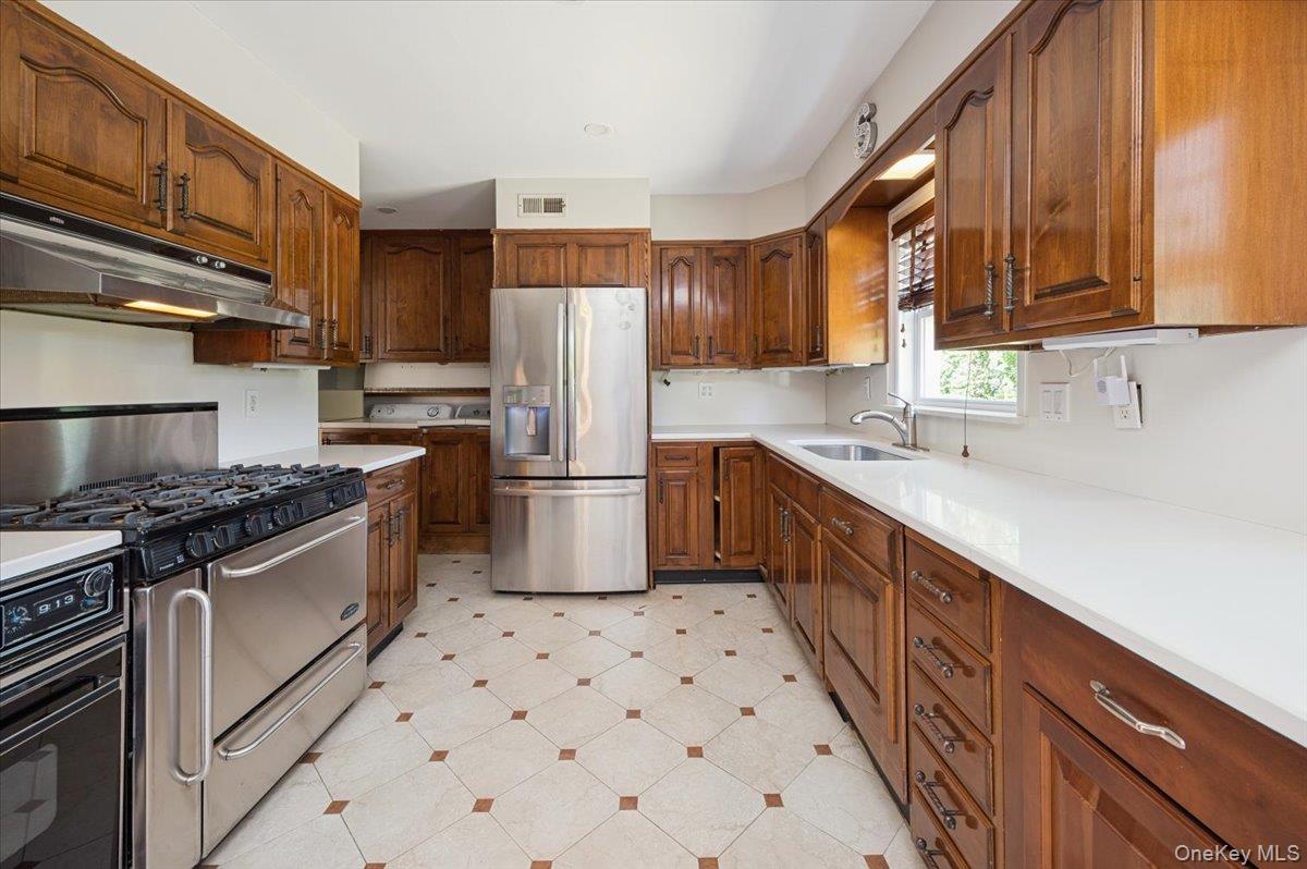 1 Windingwood Road North Rye Brook, NY 10573 - Photo 7 of 22