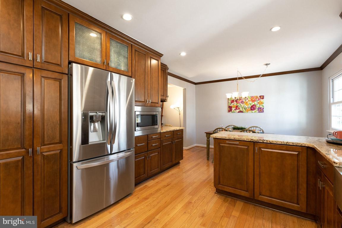 203 Rabbitt Road Gaithersburg, MD 20878 - Photo 9 of 47 Kitchen